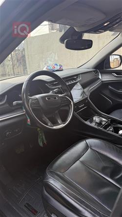 جیپ گراند شیرۆکی